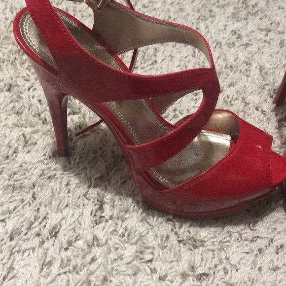 Pumps - Picture 2 of 3